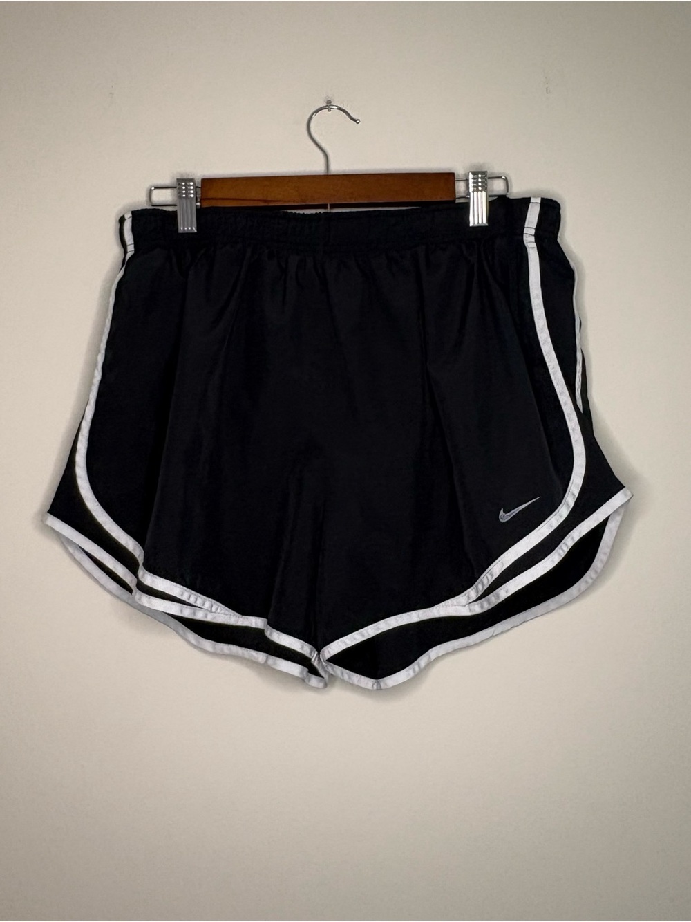 Nike Dri fit Women’s 2XL Black Athletic Shorts Gym Running Workout